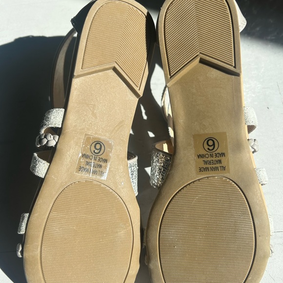 Soda brand silver with rhinestone sandals - Picture 4 of 5